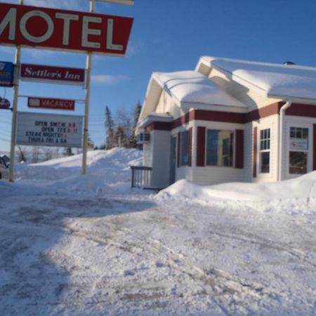Plaster Rock Settler'S Inn & Motel מראה חיצוני תמונה