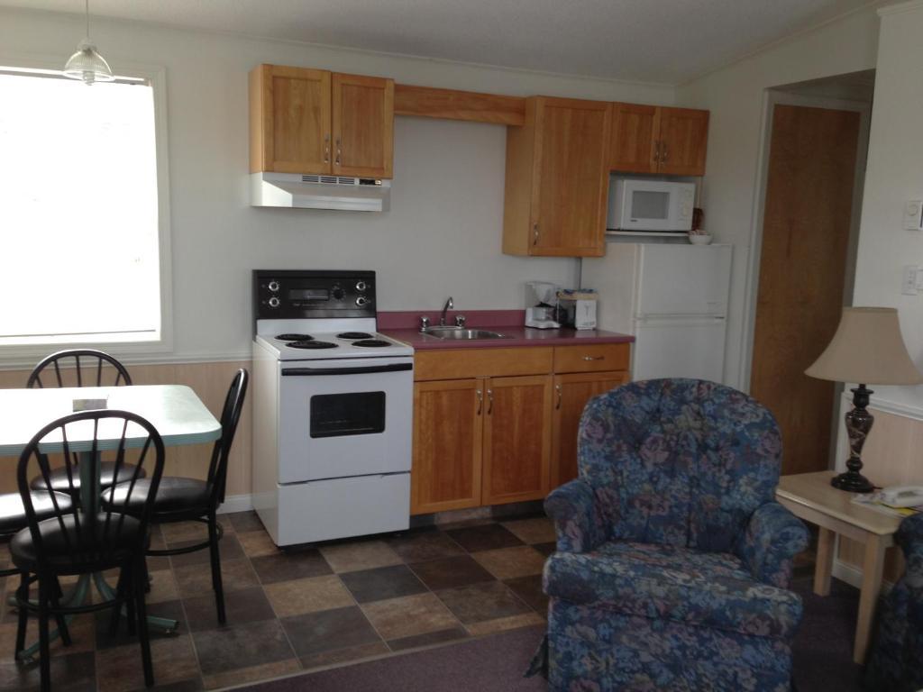 Plaster Rock Settler'S Inn & Motel חדר תמונה